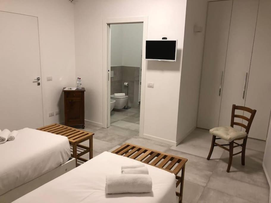 Hotel Fuoriorbita Orio al Serio Esterno foto